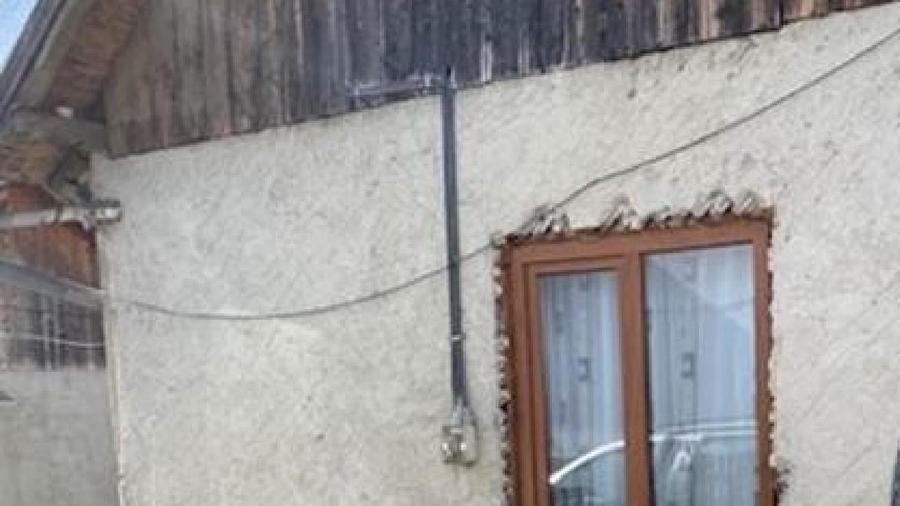 Casă individuală cu 2 camere cu Teren 343 Mp în Vama