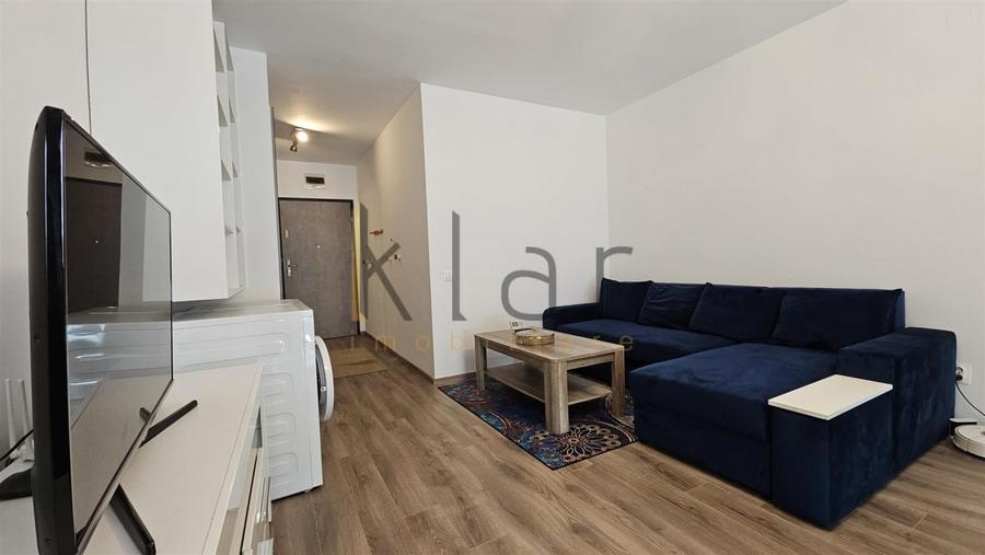 Apartament cu 3 camere semidecomandat, mobilat în Bună Ziua