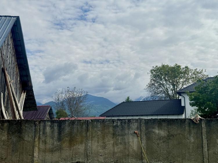 Casă individuală cu 2 camere cu Canalizare în Arpașu de Sus