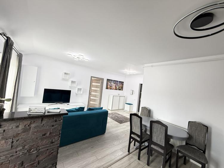 Apartament cu 2 camere semidecomandat, mobilat în Florești