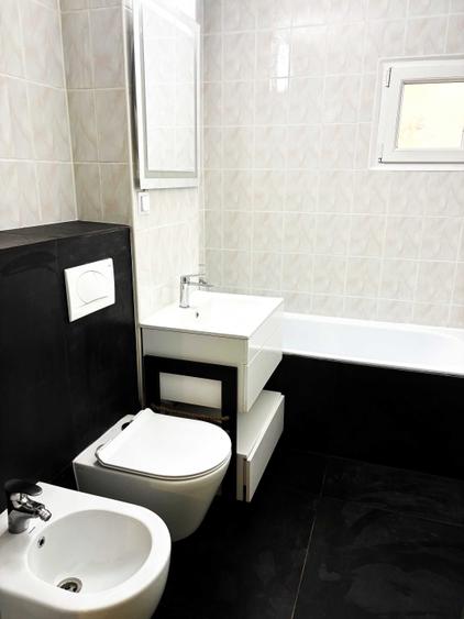 Apartament cu 4 camere decomandat în Republicii