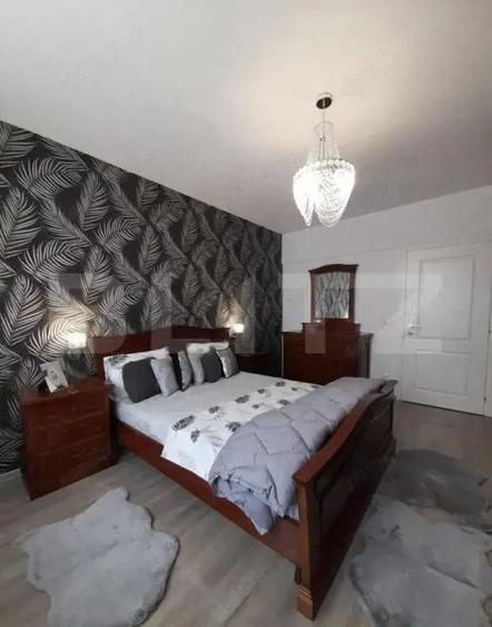 Apartament cu 3 camere decomandat în Livezeni