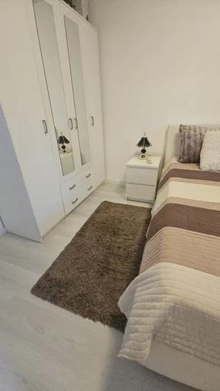 Apartament cu 2 camere semidecomandat, mobilat în Alexandru Obregia