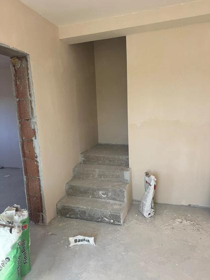 Casă cu 4 camere cu Teren 286 Mp în Moșnița Veche