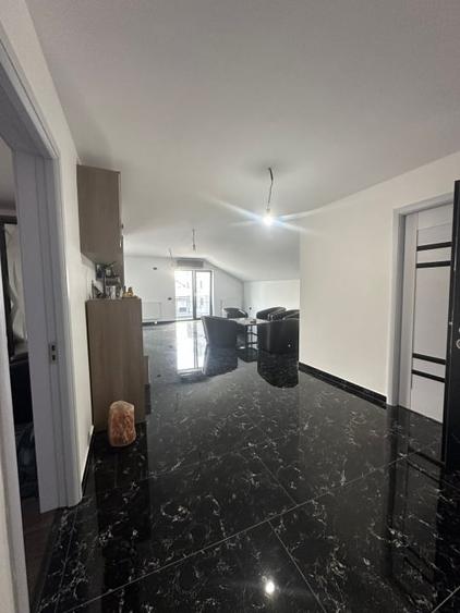 Casă individuală cu 9 camere cu Canalizare în Bragadiru