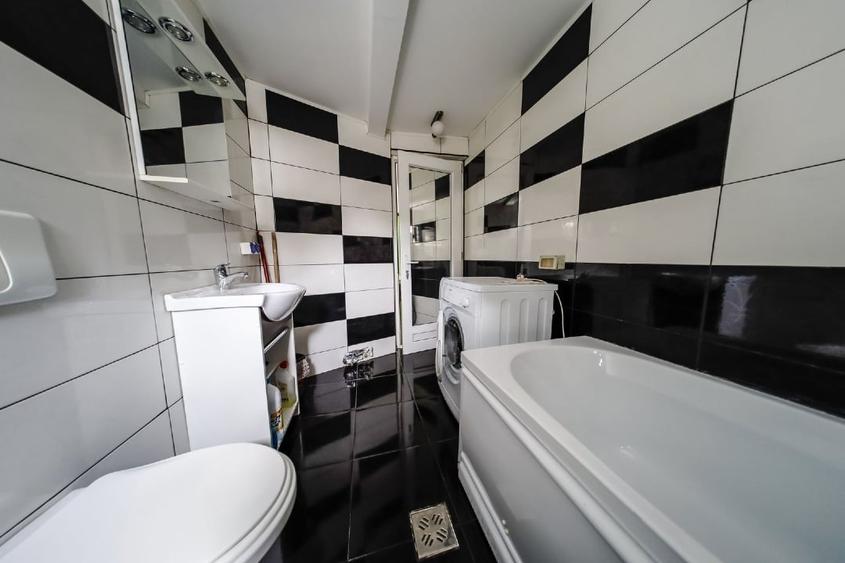 Apartament cu 3 camere decomandat, mobilat în Central