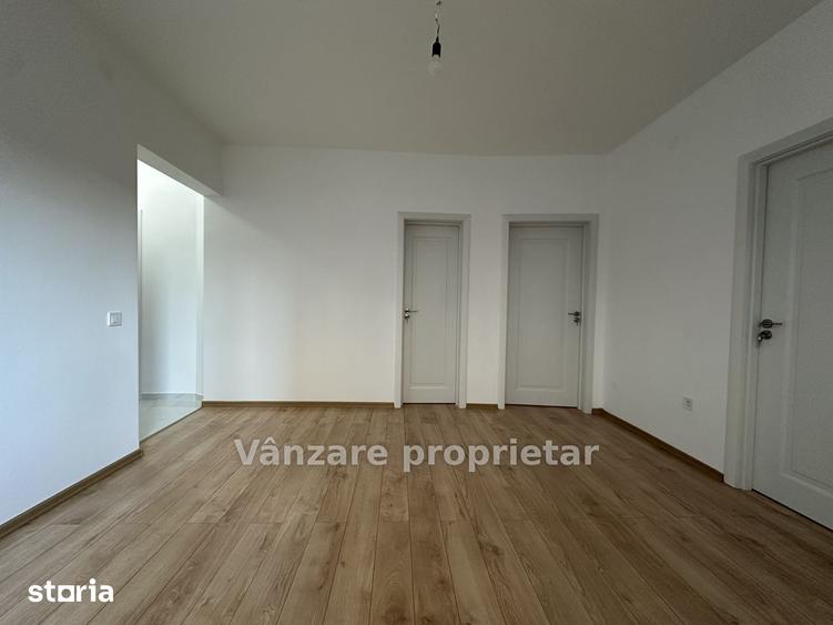 Apartament cu 3 camere semidecomandat în Centrul Civic
