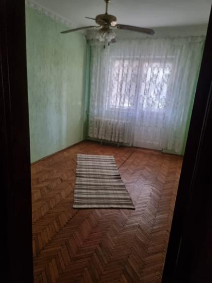 Apartament cu 3 camere decomandat în Sud-Est