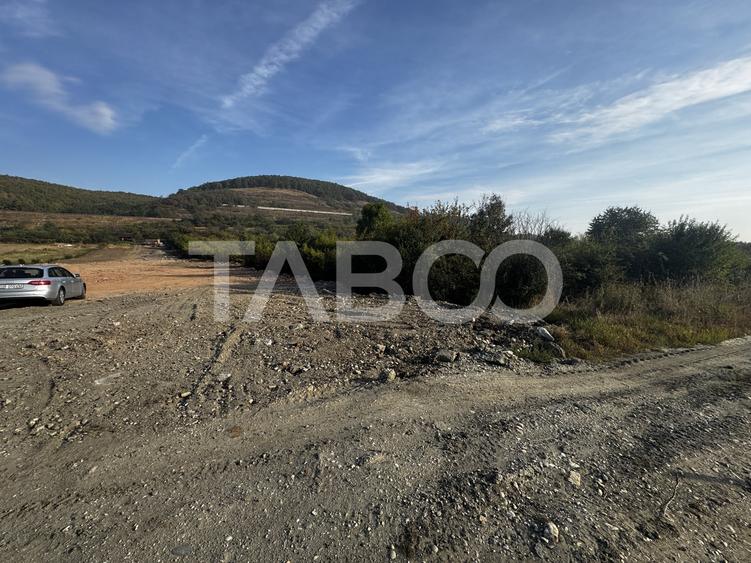 Teren Construcții extravilan de 6700 mp, în Cristian