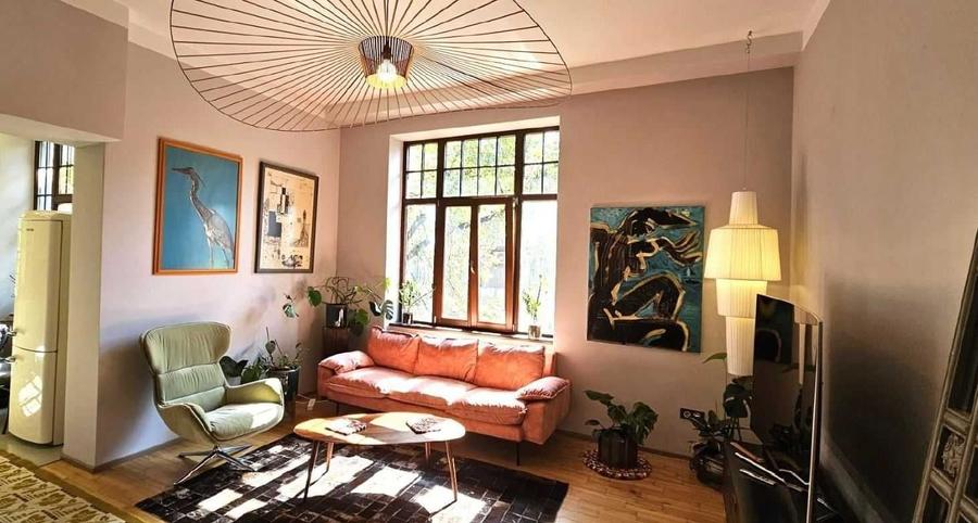 Apartament cu 3 camere decomandat în Central