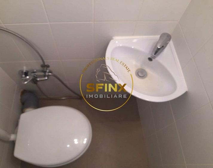 Apartament cu 3 camere semidecomandat, mobilat în Matei Voievod