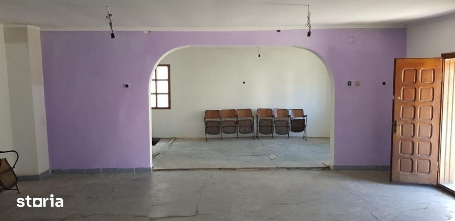 Casă cu 2 camere cu Teren 221 Mp în Corbi