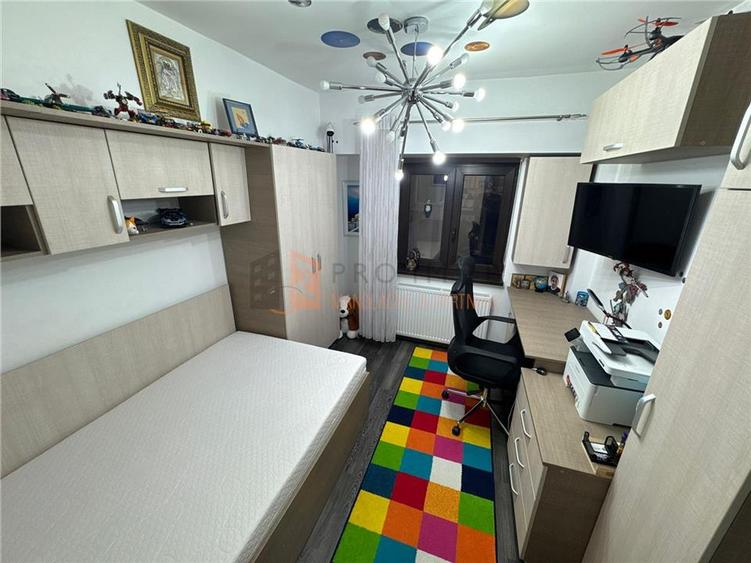 Apartament cu 3 camere decomandat, mobilat în 1 Decembrie