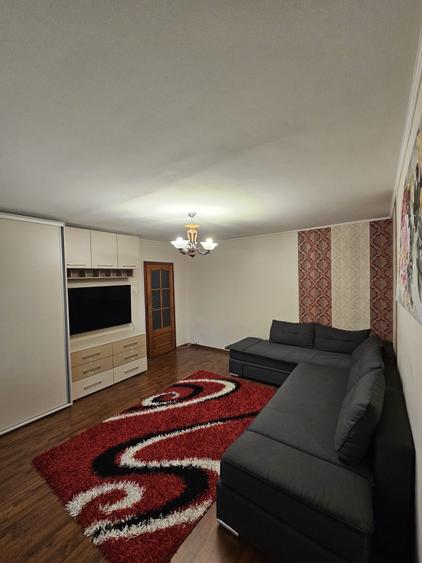 Apartament cu 3 camere decomandat în Nufărul