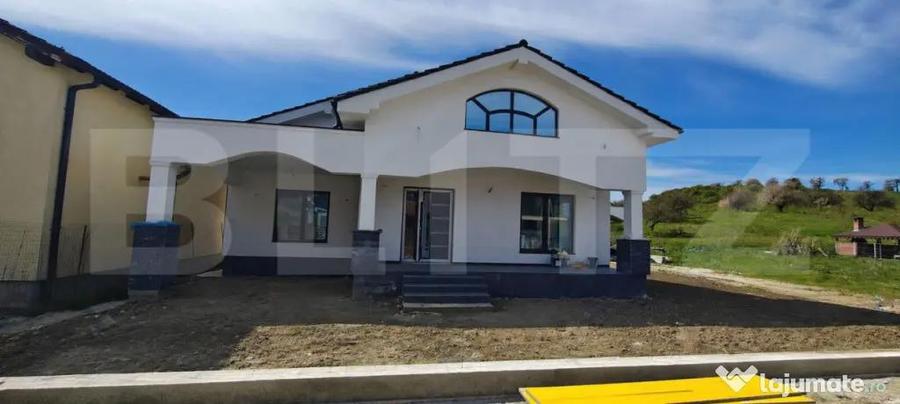 Casă cu 4 camere cu Teren 500 Mp în Central