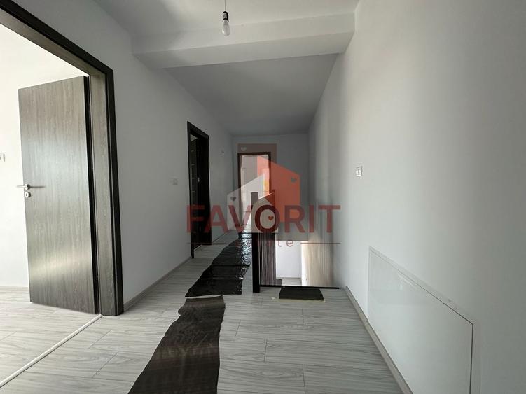 Duplex cu 4 camere cu Canalizare în Săcălaz