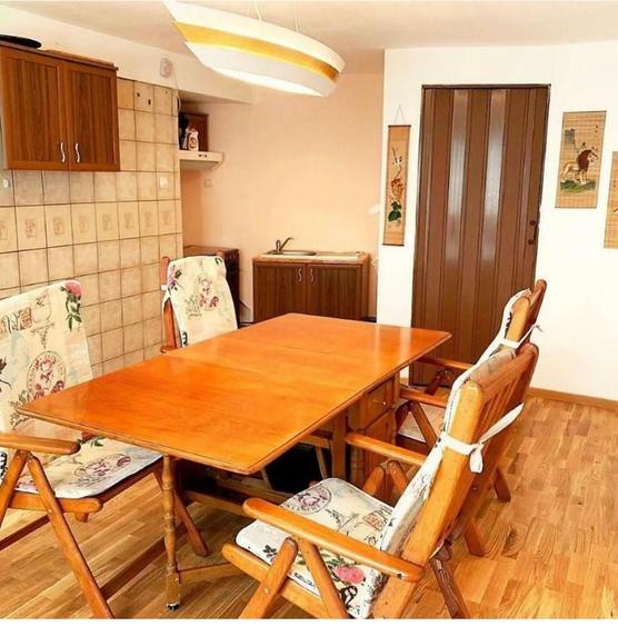 Casă cu 4 camere cu Teren 400 Mp în Central