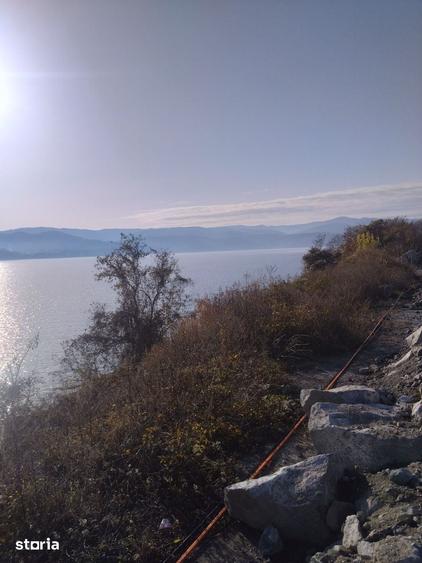 Teren de 1213 mp, în Svinița