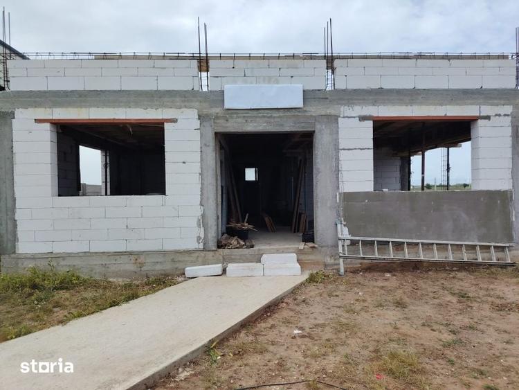 Casă cu 3 camere cu Teren 400 Mp în Central