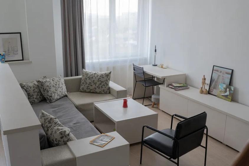 Apartament cu 3 camere decomandat, mobilat în Iris