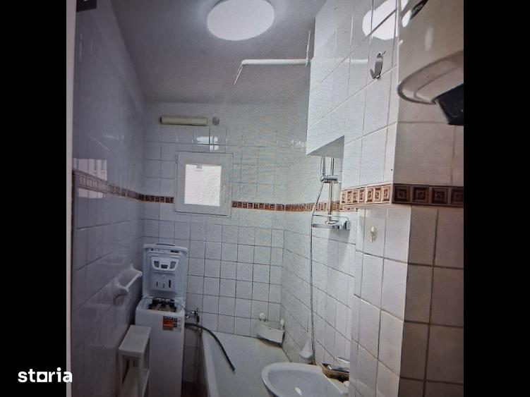 Garsonieră decomandată în Tei