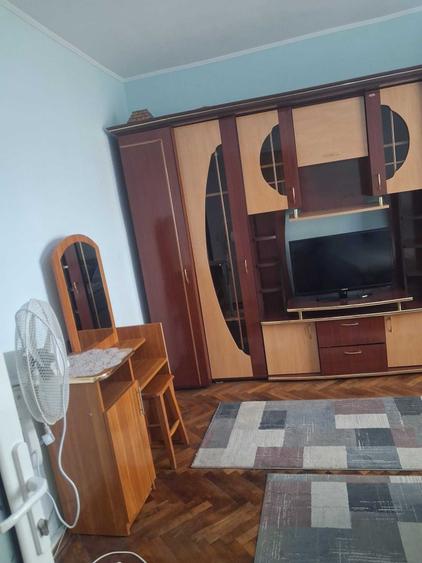 Garsonieră decomandată în Ostroveni
