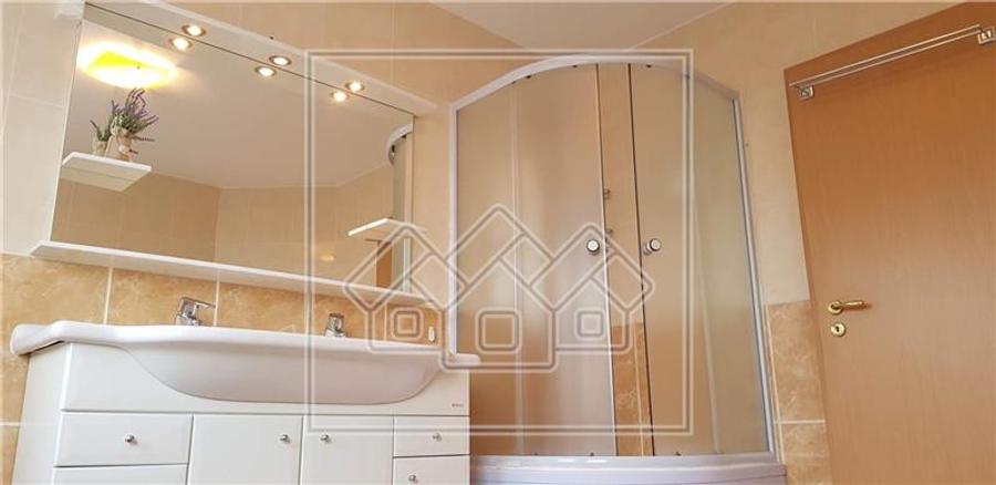 Duplex cu 4 camere cu Teren 280 Mp în Central