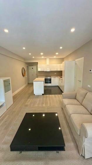 Apartament cu 4 camere, mobilat în Pipera