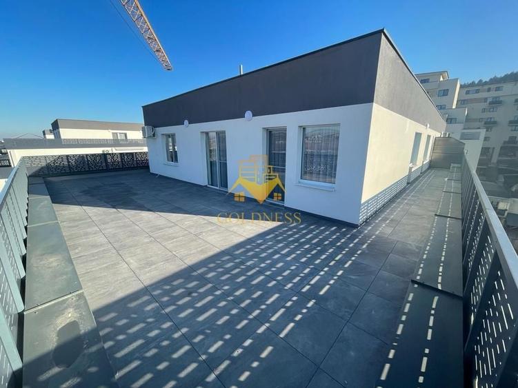 Apartament cu 4 camere semidecomandat, mobilat în Florești