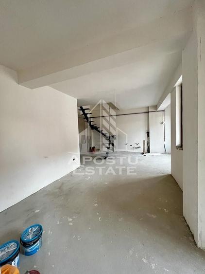 Apartament cu 4 camere semidecomandat în Alfa