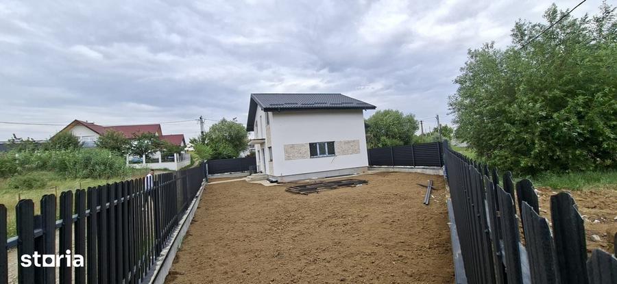Casă cu 4 camere cu Teren 300 Mp în Holboca