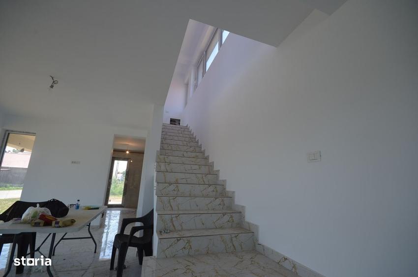 Casă cu 4 camere în Ștefăneștii de Jos