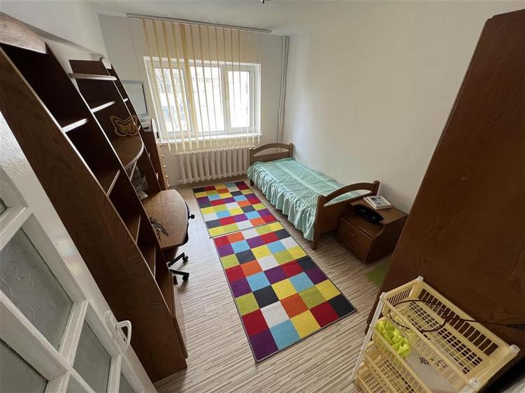 Apartament 3 camere, etaj 3, zona Finante- Km0 - 7
