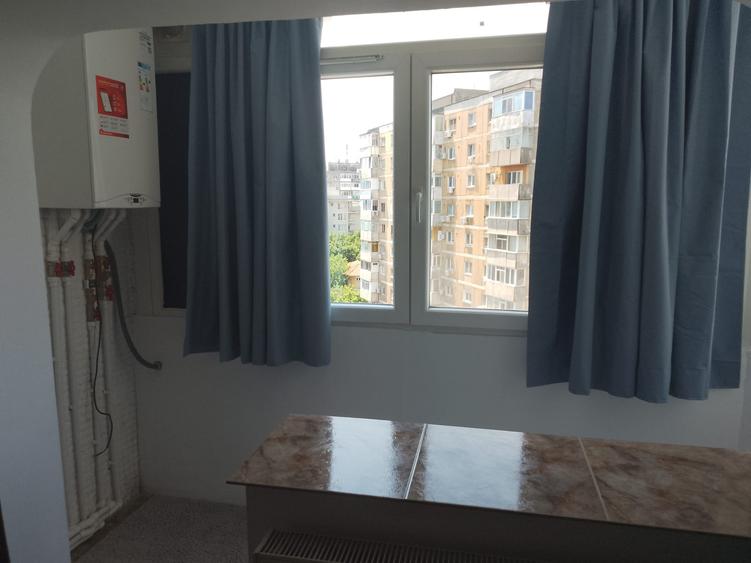 Apartament cu 4 camere semidecomandat în Timpuri Noi