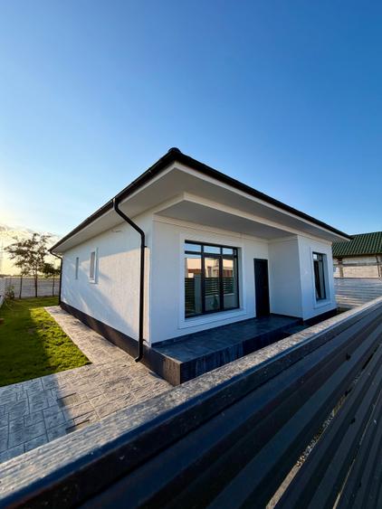 Casa 4 camere de vânzare individuala parter || Berceni ilfov || 426 mp- La cheie - 1