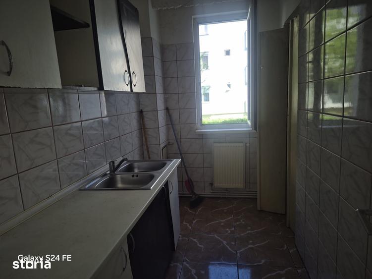 Apartament cu 3 camere în Dumbrava