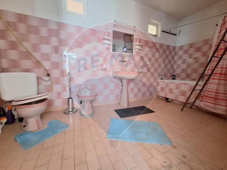 Casă cu 3 camere cu Teren 555 Mp în Est