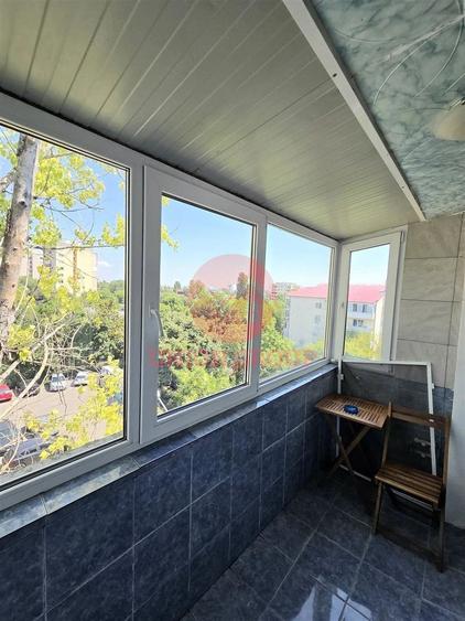 Apartament cu 4 camere decomandat în Tomis III