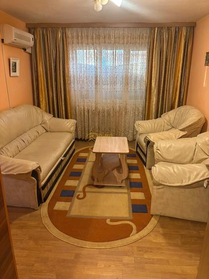 Apartament cu 2 camere semidecomandat în Podul de Piatră