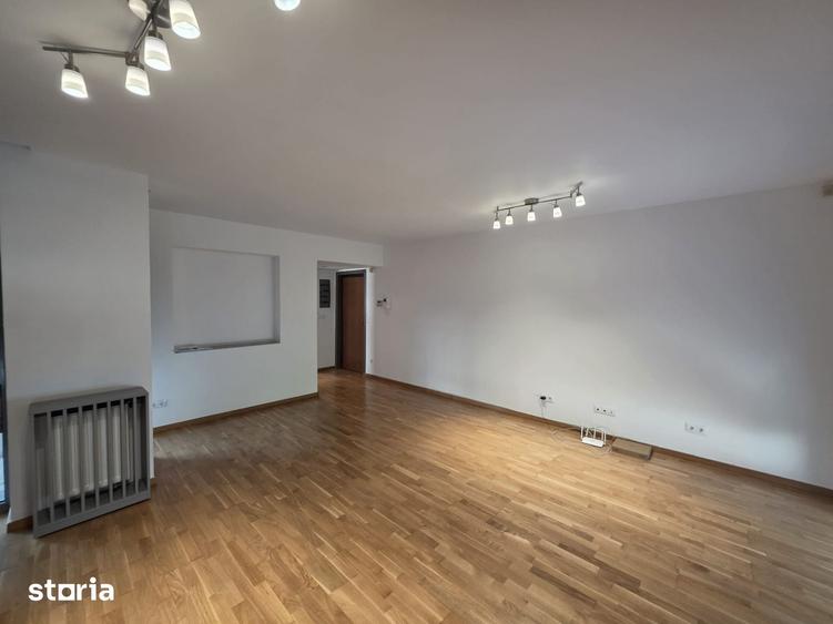Apartament cu 4 camere în Băneasa