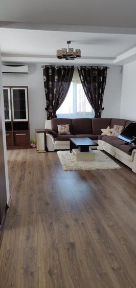 Apartament cu 3 camere decomandat în Nord