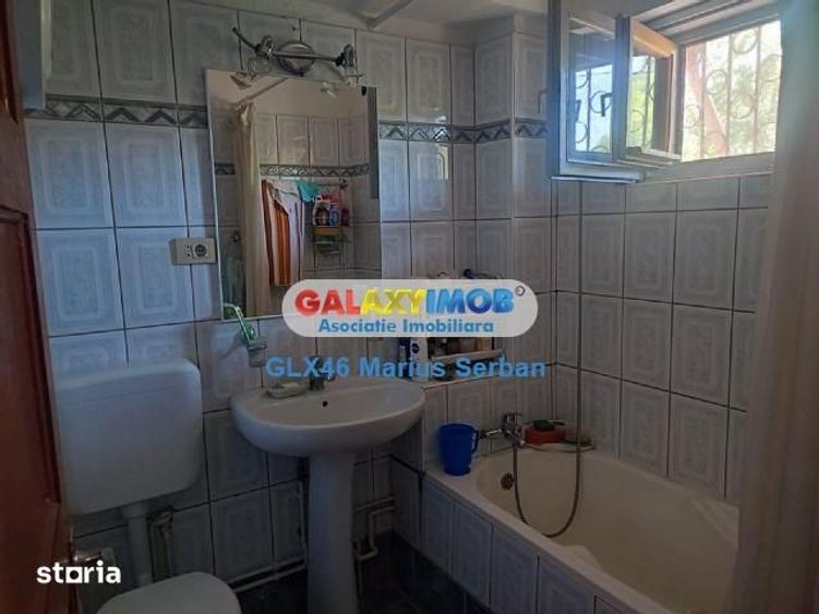 Casă cu 5 camere cu Teren 3657 Mp în Valea