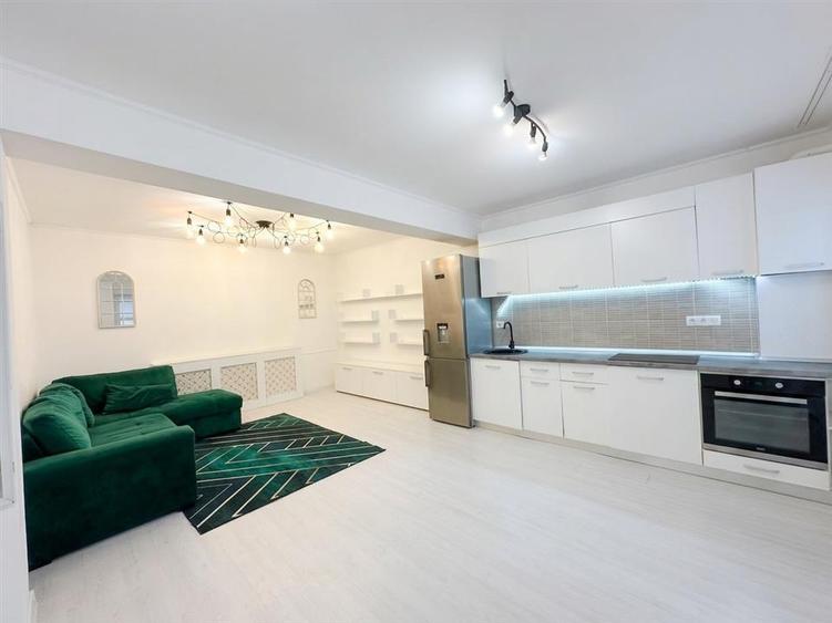 Apartament cu 3 camere decomandat în Spitalul Județean