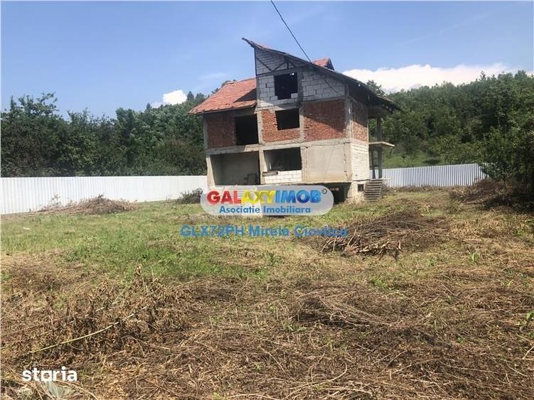 Casă cu 6 camere cu Teren 1513 Mp în Cornu