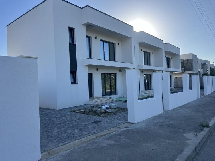 Casă cu 3 camere în Exterior Vest