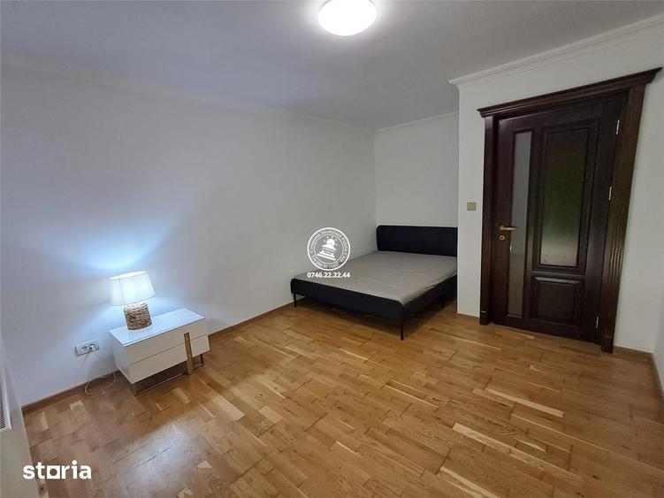 Casă cu 3 camere cu Teren 450 Mp în Podul de Fier