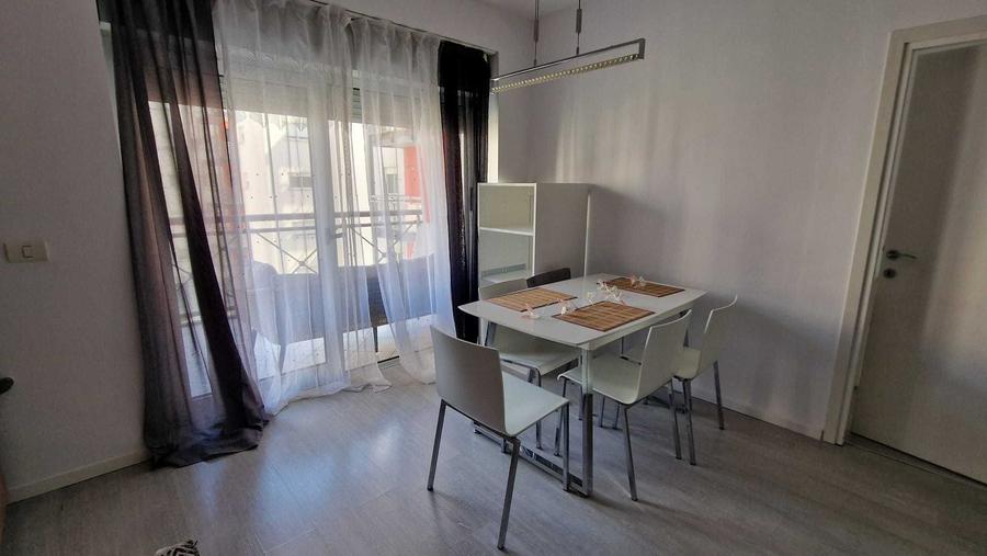 Apartament cu 3 camere decomandat în Aradului