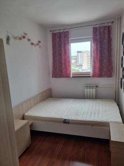 Apartament cu 3 camere decomandat în Păcurari