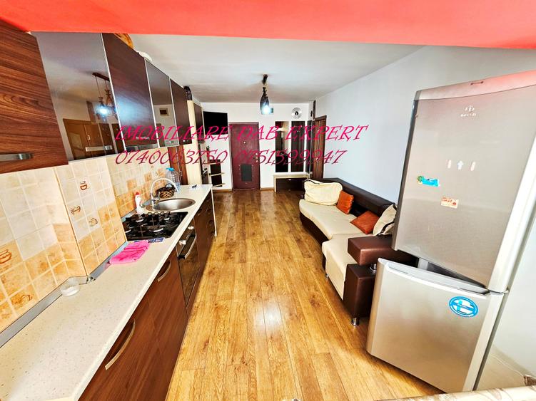 Apartament cu 3 camere decomandat în Piața Centrală