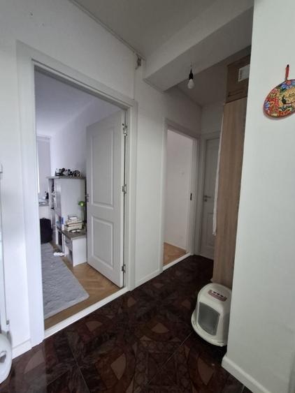 Apartament cu 3 camere decomandat, mobilat în Tomis Nord